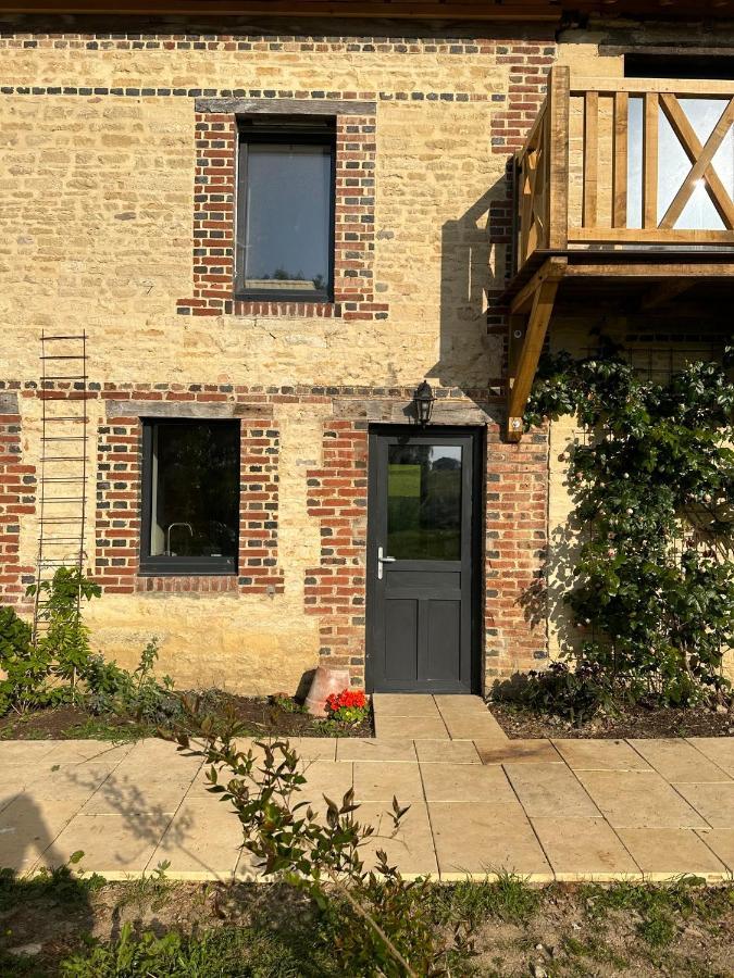 Gite Confortable Au Milieu Des Pres - La Ferme De Montigny Neauphe-Sur-Dive ภายนอก รูปภาพ