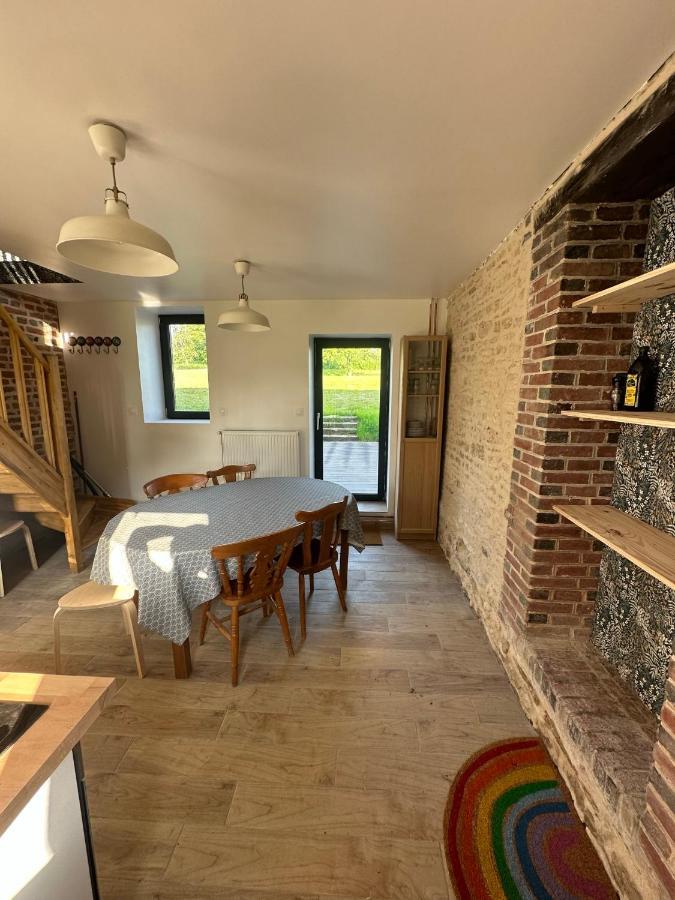 Gite Confortable Au Milieu Des Pres - La Ferme De Montigny Neauphe-Sur-Dive ภายนอก รูปภาพ